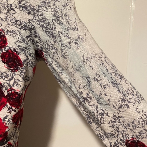 Forever 21 Roses Cropped Sweater! 🌹 - Picture 6 of 8